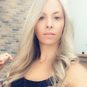 Meet your Posher, Hana